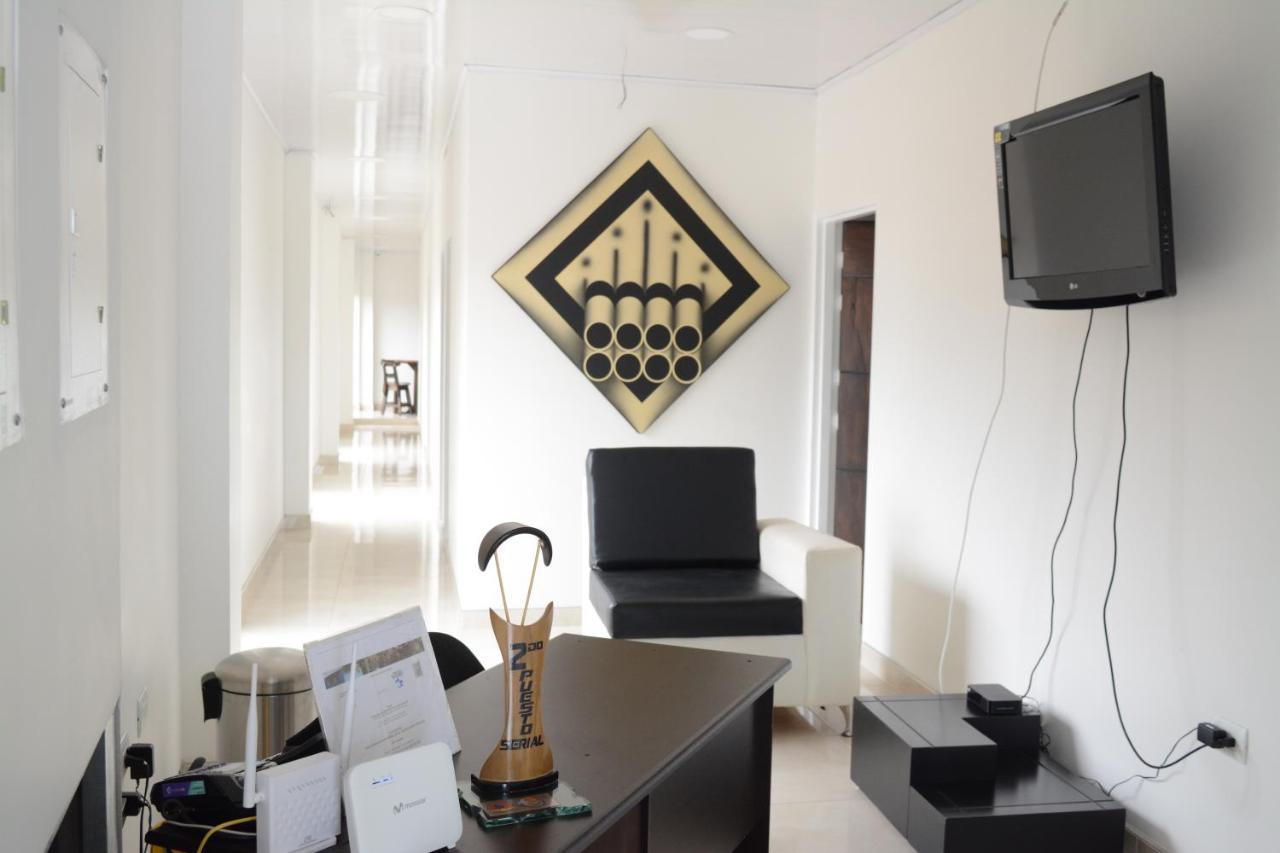 Hotel Brisas Del Norte Roldanillo Екстер'єр фото