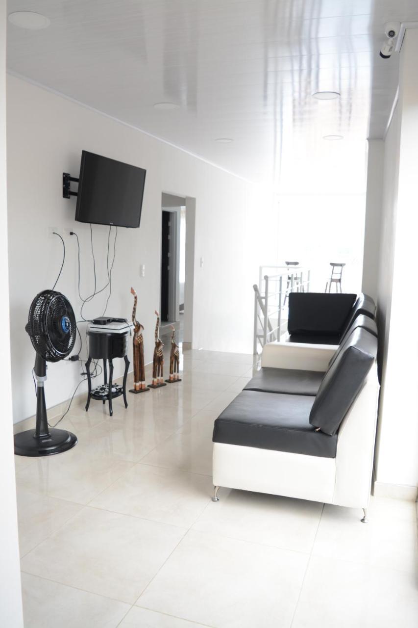 Hotel Brisas Del Norte Roldanillo Екстер'єр фото